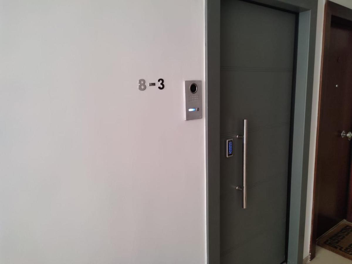 Amazing Apartments @ Aiolou Str. アテネ エクステリア 写真
