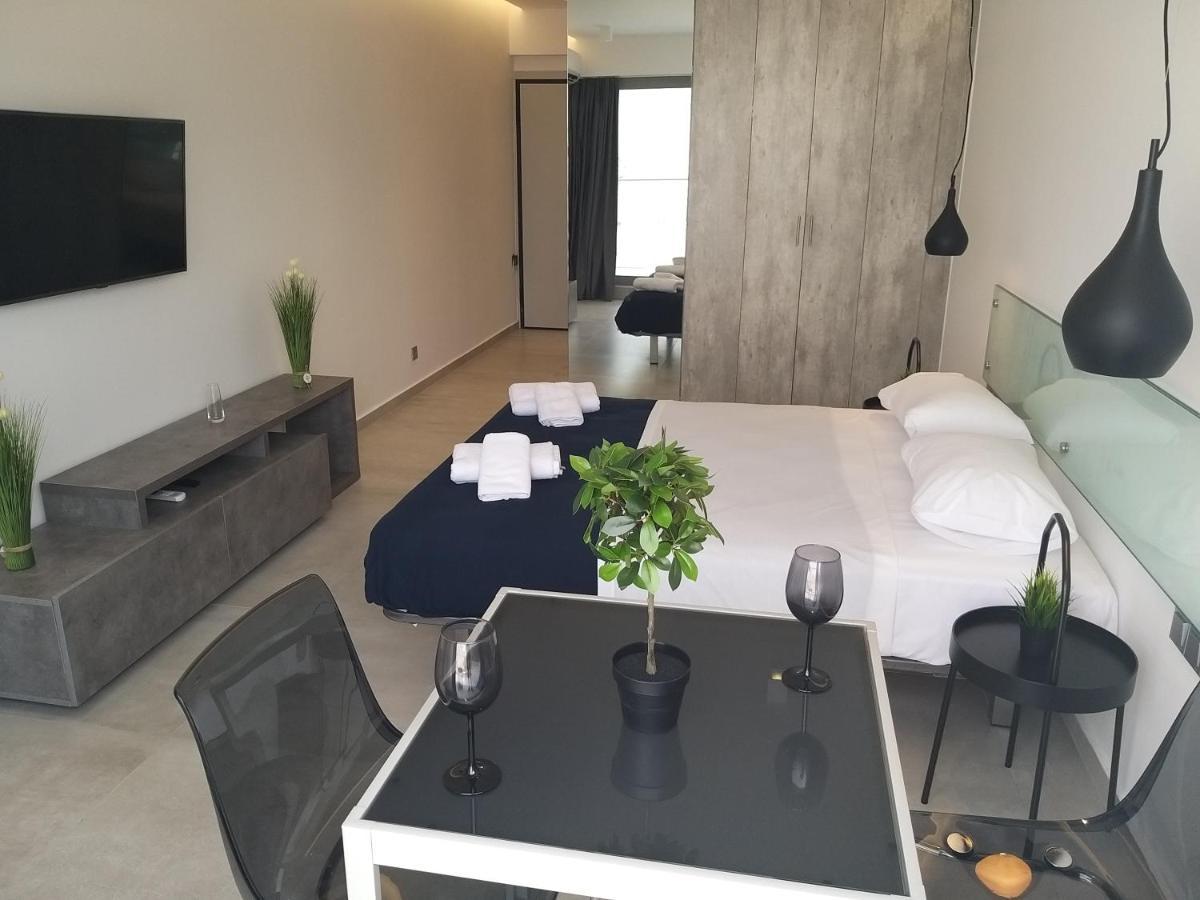Amazing Apartments @ Aiolou Str. アテネ エクステリア 写真