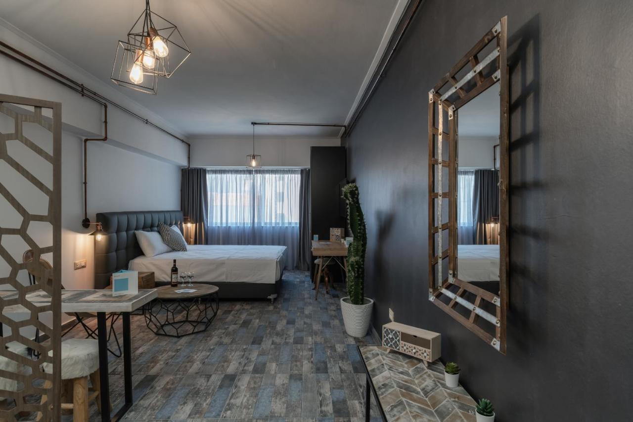 Amazing Apartments @ Aiolou Str. アテネ エクステリア 写真