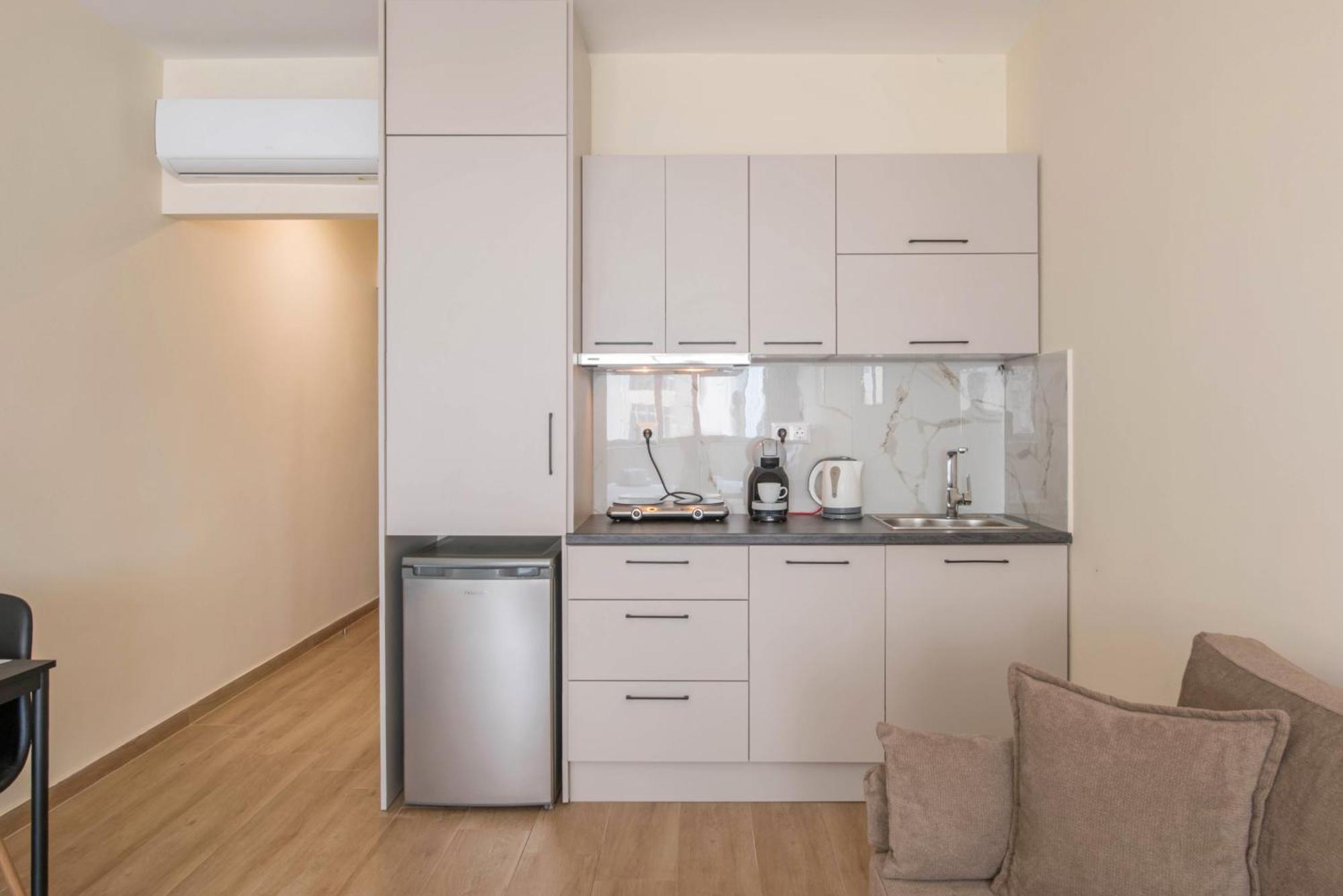 Amazing Apartments @ Aiolou Str. アテネ エクステリア 写真