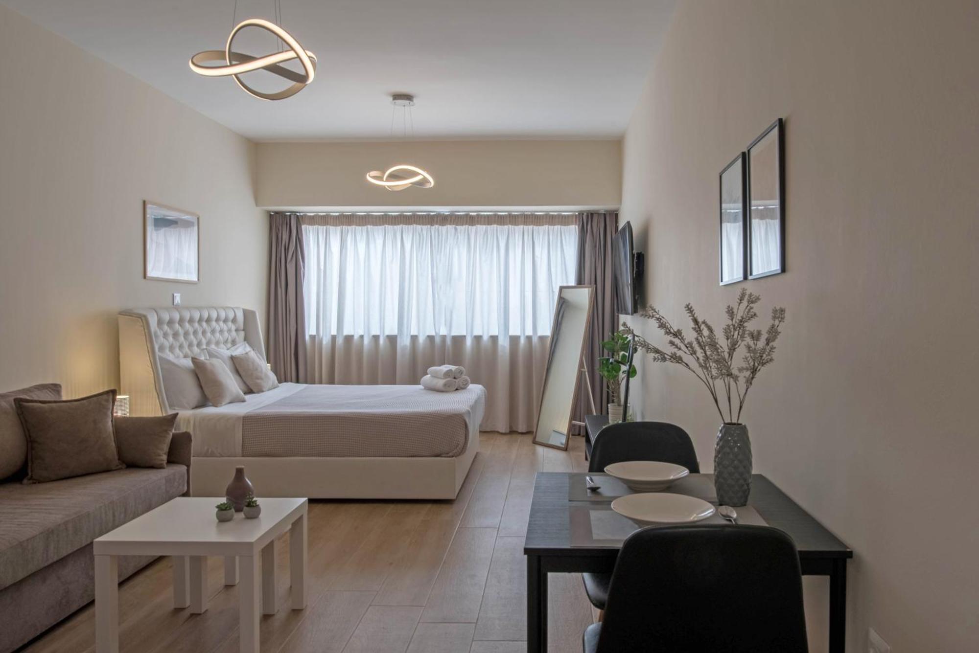Amazing Apartments @ Aiolou Str. アテネ エクステリア 写真