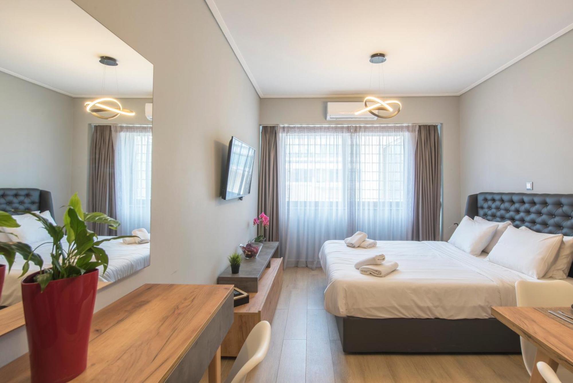 Amazing Apartments @ Aiolou Str. アテネ エクステリア 写真