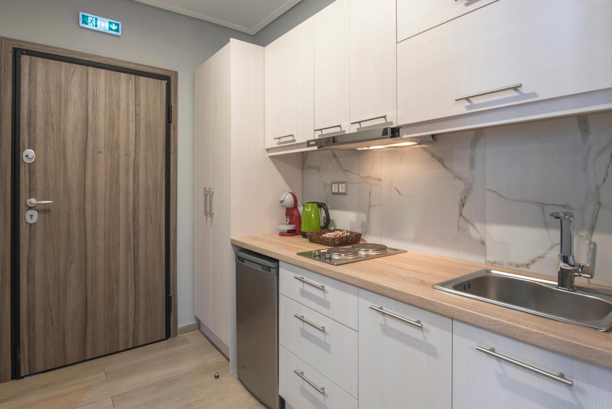 Amazing Apartments @ Aiolou Str. アテネ エクステリア 写真